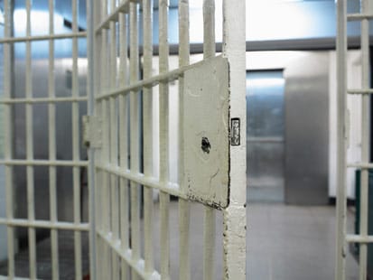 California state Senate repeals early release of county jail inmates