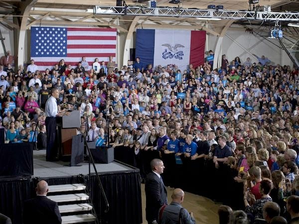 obama-in-mt-vernon-ia