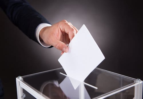 Roll Call: Only 10 Congressional Districts Are Toss-Ups in 2016