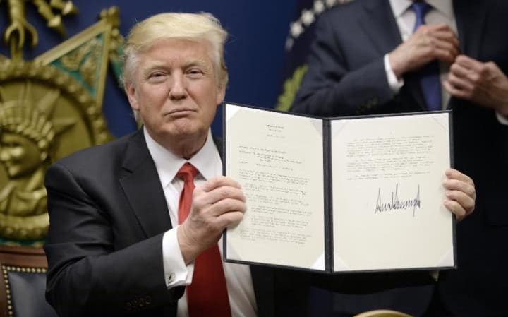 Here Is Why People Are Freaking Out about Trump’s Travel Ban when Obama Did (sort of) the Same Thing